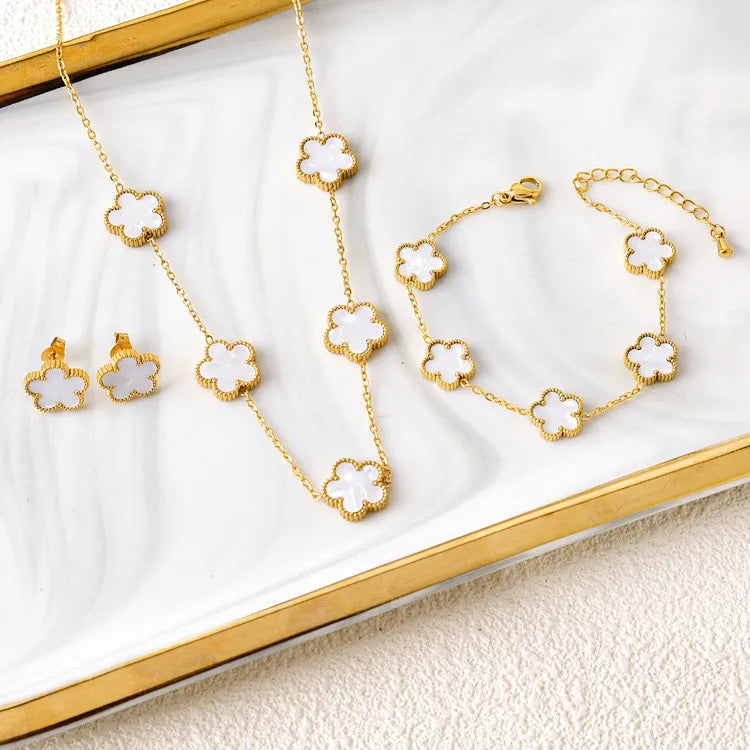 Favored Jewelry Set - White