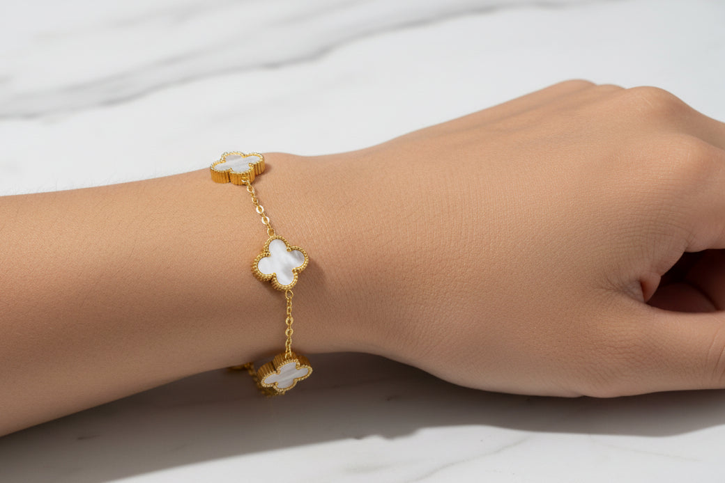 Elegant Favored White Bracelet