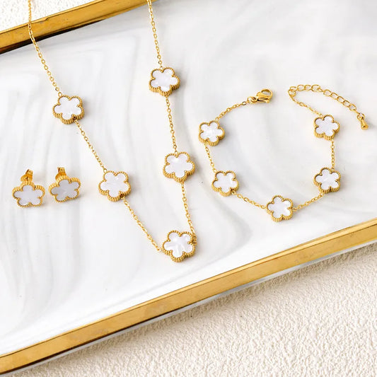 Favored Jewelry Set - White